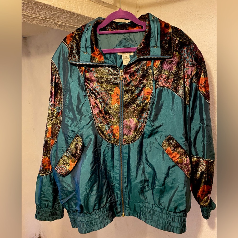 Lavon Windbreaker